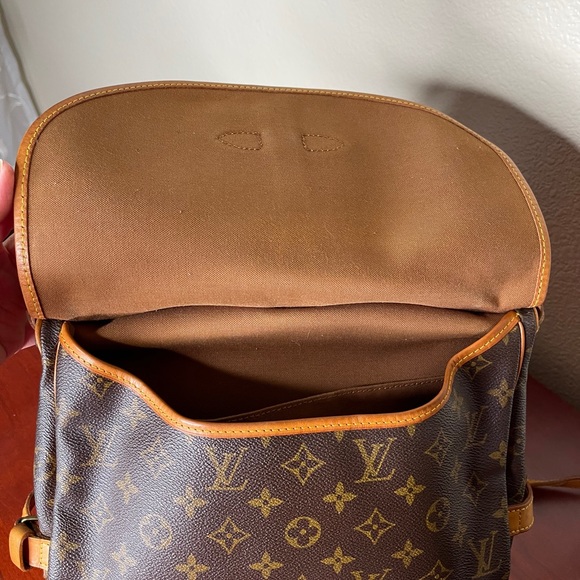 Louis Vuitton Saumur 30 - Picture 12 of 16